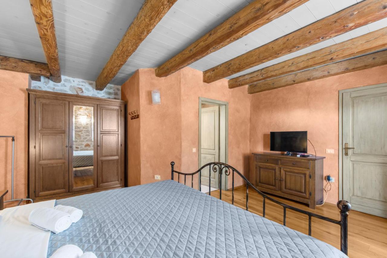Villa Antonci-18, Pool, 3 Houses, Jacuzzi, Private Territory Antonci  Exterior photo
